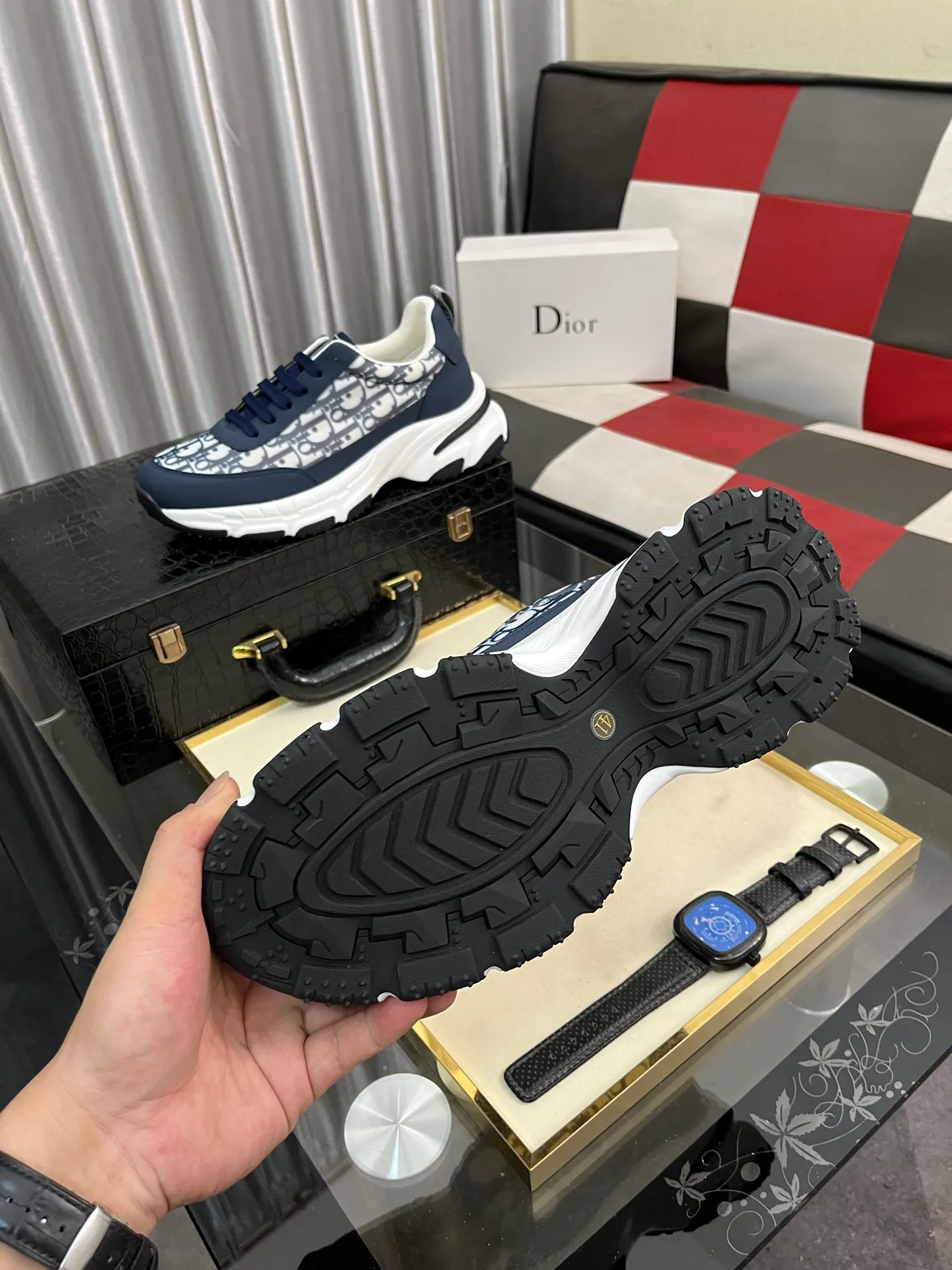 Men's men's shoes 💰458⌚️⌚️[Dior] 25ss new product B01 moral training shoes. The toe size design is a bit wider. The upper foot comfort is perfect. The threads are beautiful. Perfectly adaptable to trousers. Decorated with various classic details. Ideal for daily styling. Can be matched with various casual items to create exquisite looks. Fabric: top layer cowhide/lining sheepskin TPU original outsole Code number: 38-442️⃣Colors available